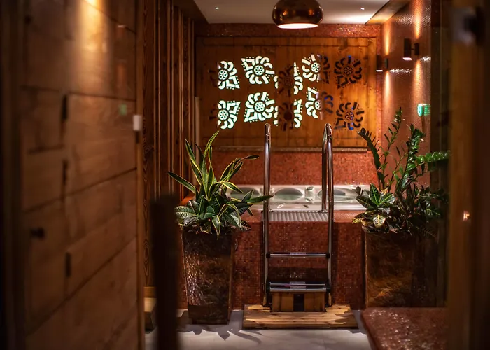Gold Hotel